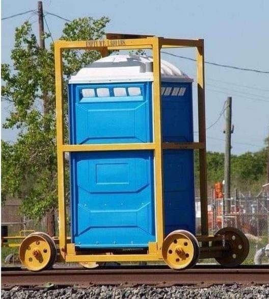 Sínen van a napi szar is