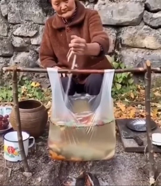 Ma zacskós leves volt ebédre