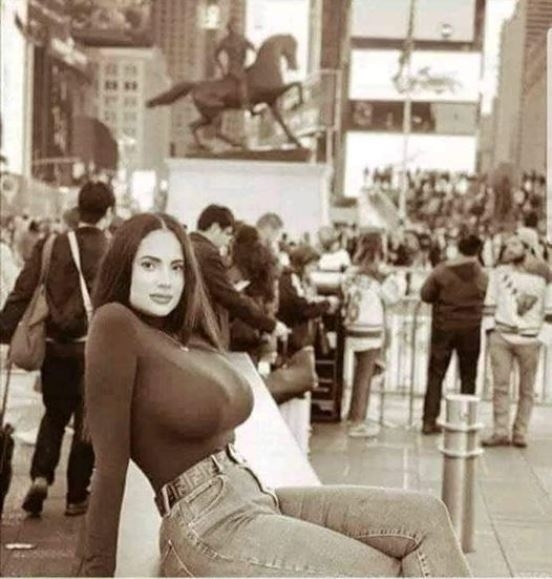 Szerinted Kossuth vagy Petőfi van ott hátul a lovon?