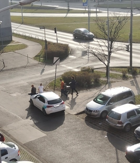 Parasztparkoló rovatunk mai nyertese