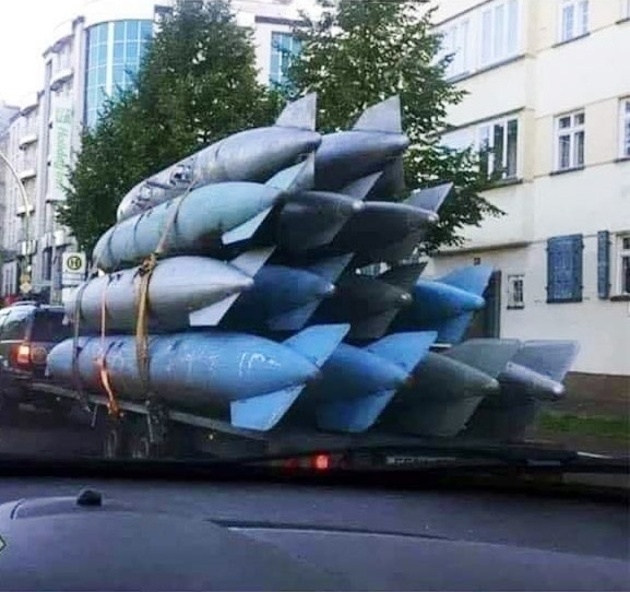 Amikor fel akarsz vágni a szomszédok előtt és Oroszországból rendelsz tűzijátékot