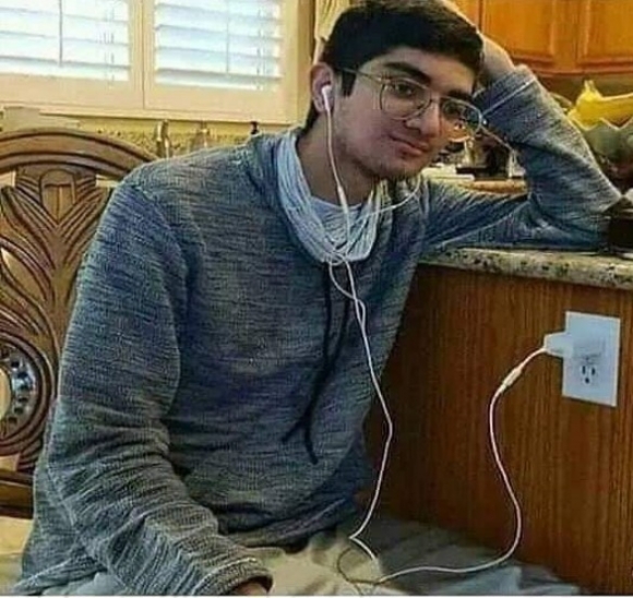 Mit hallgatsz, more? 