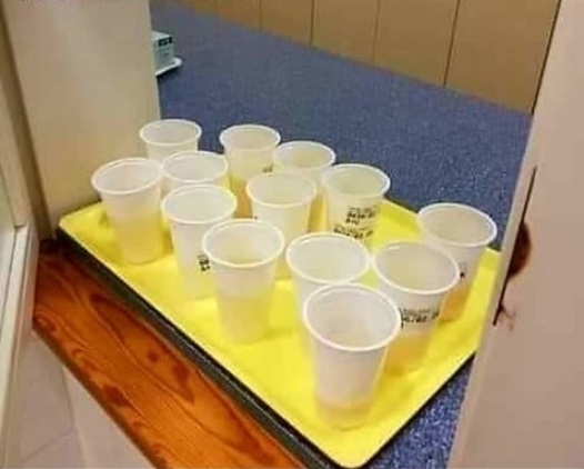 Vérvételen teával vártak