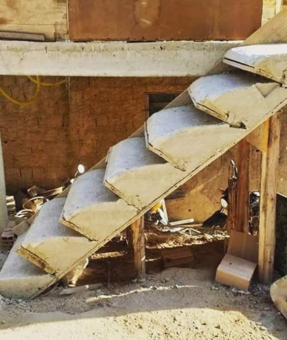 Ez van, ha a fiúk már a munka elején megkapták a pálinkát