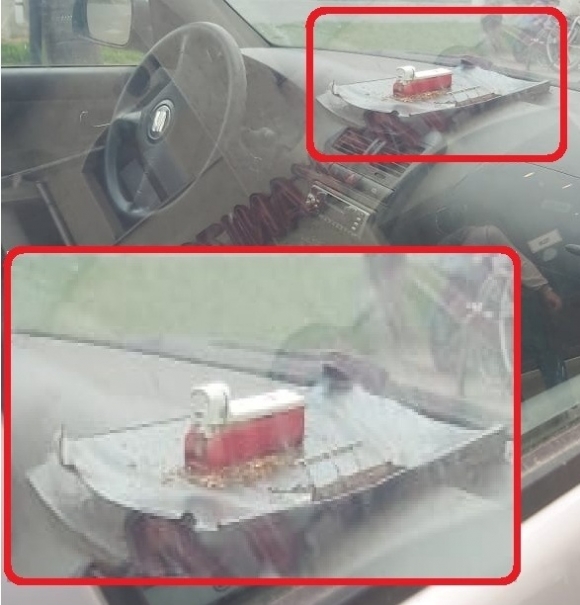 Autóba integrált cigarettatöltő