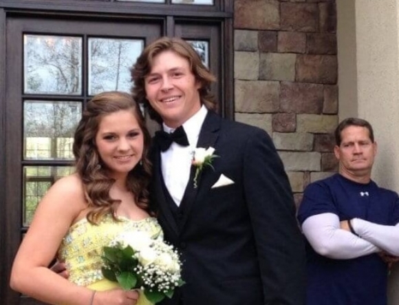 Apu nem örül a vőlegénynek