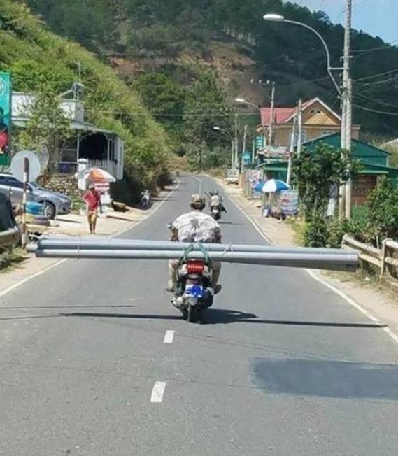 Az idióták köztünk élnek