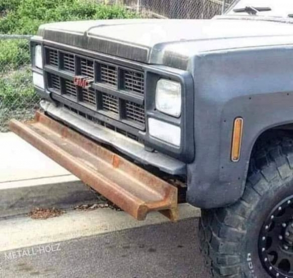 Most büntetőfékezz, köcsög!