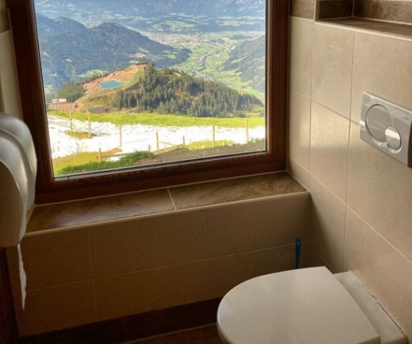 Ilyen kilátás mellett a reggeli kábelfektetés is könnyebben menne