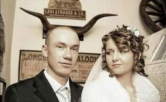 Olvasni kellene a jelekből, fiatalember!