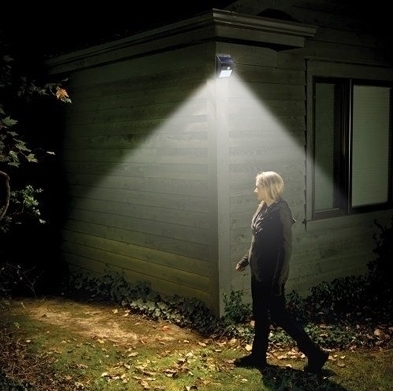 Napelemes, mozgásérzékelős LED lámpa (x)