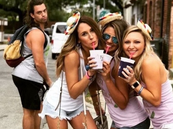 Kicsit beletrollkodott a srác a fotóba