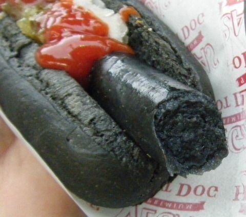 Fekete hot dog