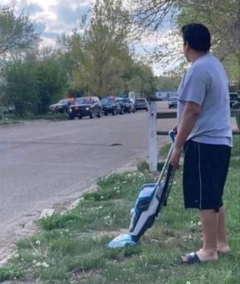 Amikor muszáj megnézned, hogy mi zajlik a szomszédnál