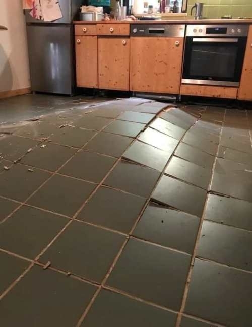 Felcsaptak a hullámok