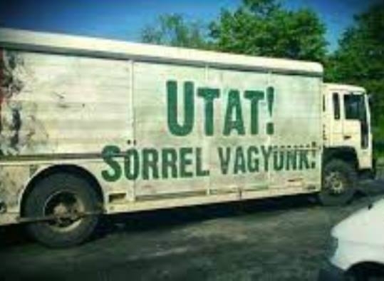 Amikor minden más KRESZ szabály értelmét veszti