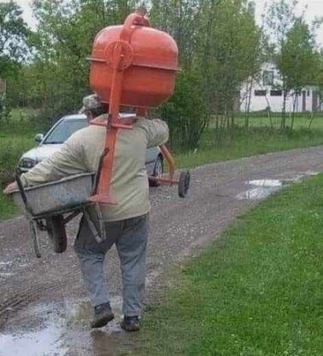 Józsi nem túl okos, viszont kib@szott erős 🙂