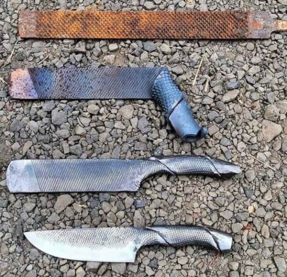 Rozsdás reszelőből kés