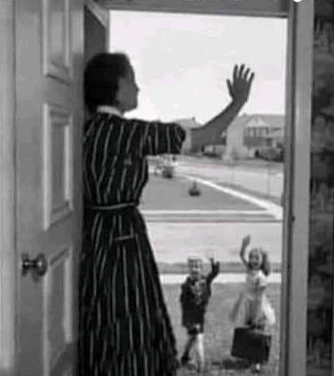 Anya, a suli csak szerdán kezdődik