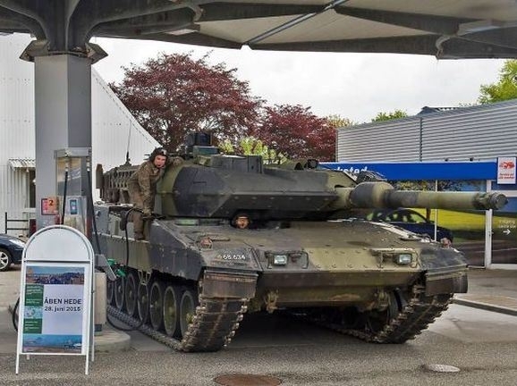 Mai árakon nem szívesen tankolnám tele 🙂