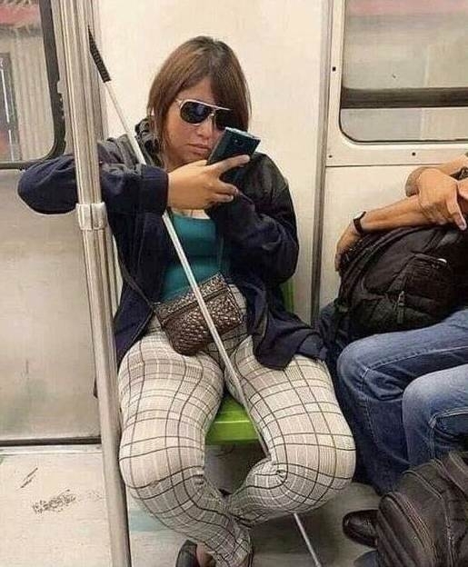 Eközben a metrón 😮