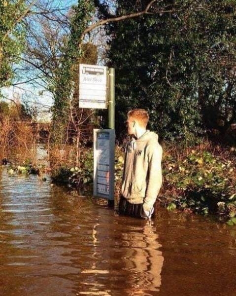 Itt a baj, már nem kicsi