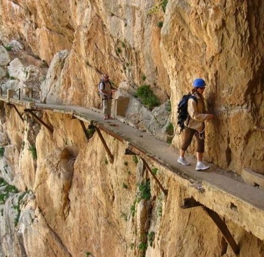 Részegen nem ajánlott itt végigbattyogni