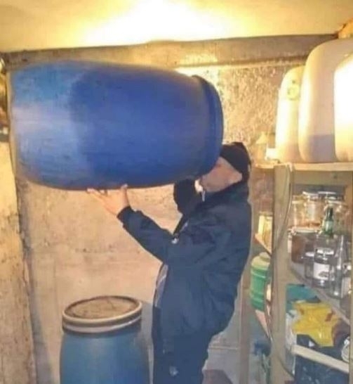 Amikor nagyon kell az üres hordó!