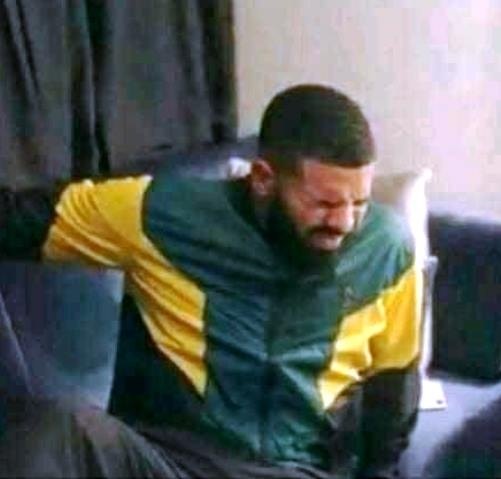 Az öregedés biztos jele, ha már egy fingástól is derékfájást kapsz!