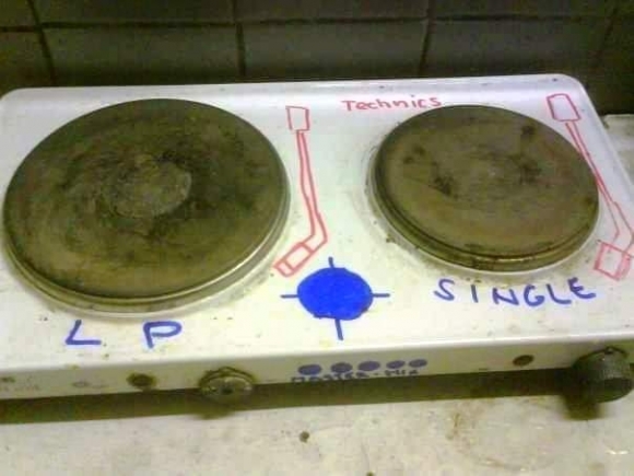 Ilyen egy vérbeli DJ főzőlapja