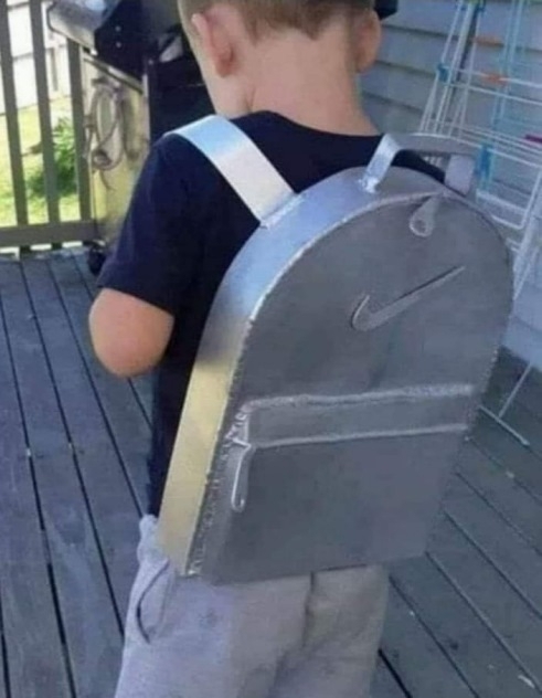 Kell a gyereknek egy új iskolatáska