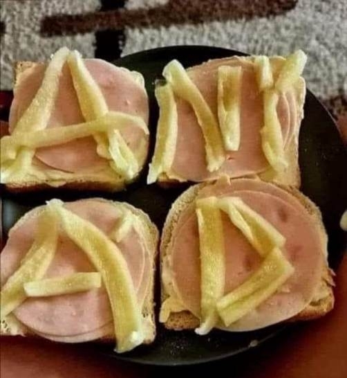 Amikor haragszik rád, de azért csinál neked kaját