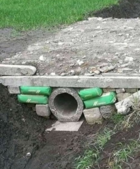 A főnök azt mondta, hogy 4 zsák cement elég lesz hozzá