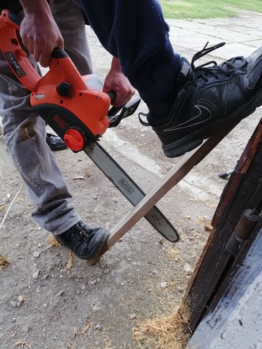 Nincs gyalu?! Fogd meg a söröm!