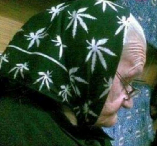 Állítólag a néni leánykori neve, Mari Huána