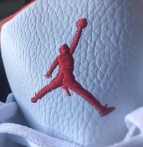 Az új cipőm szerintem nem eredeti NIKE 🙁