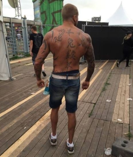 Hősünk a lábnapot nem erőlteti