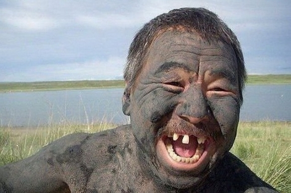 Olyan csúnya voltam kiskoromban, hogy anyám nem családit, hanem kártérítést kapott utánam