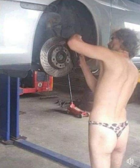 Már délelőtt nagyon meleg volt a műhelyben