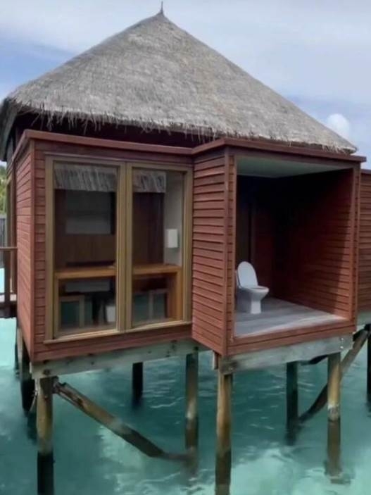 Indul a nap a Maldív-szigeteken