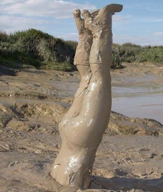 Pocsolyába léptem, sáros lett az új cipőm