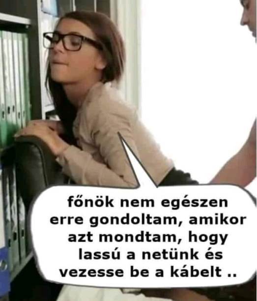 Meglepte a főnök a titkárnőt