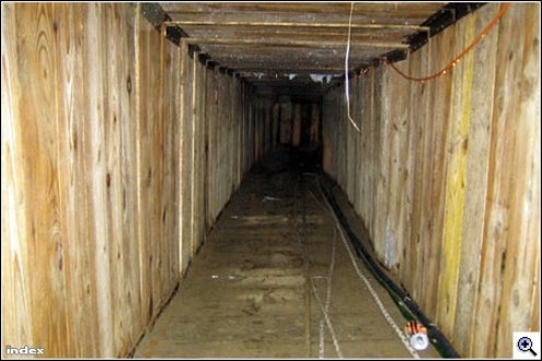 Víkendháza alatt csapolta meg a Barátság I. kőolajvezetéket