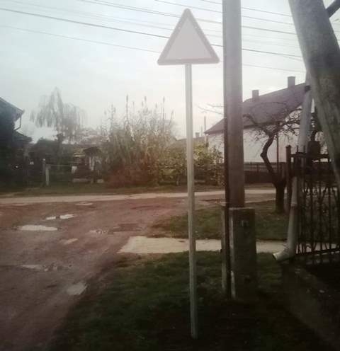 Eközben egy Hajdú-Bihar megyei kis faluban