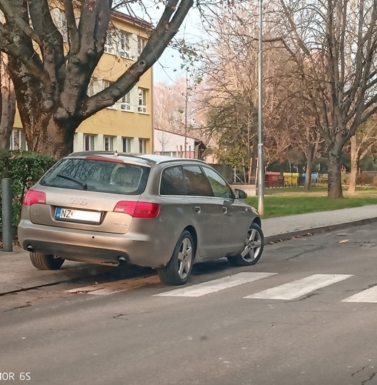 Parkolj okosan rovatunkat látjátok
