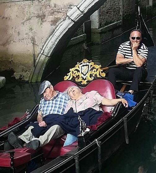 Egy életen át spórolsz rá, aztán amikor ott vagy végre, akkor elringat a víz