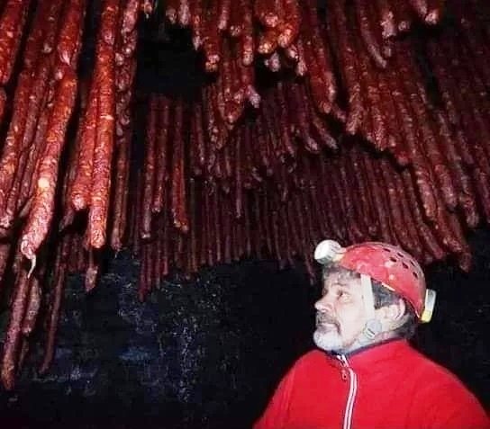 Falusi cseppkőbarlang