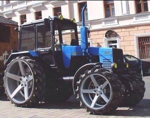 Amikor egy falusi parasztgyerek discóba megy