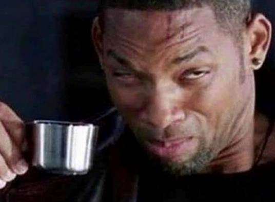 Arcom, amikor megkínálnak valami minőségi pálinkával