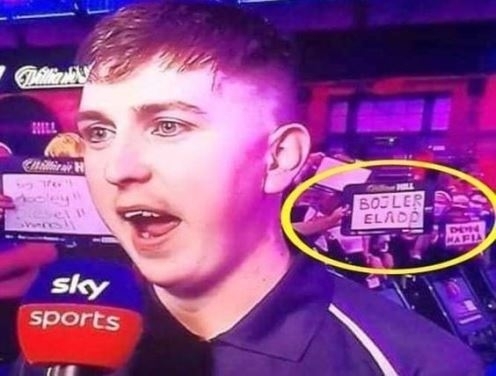 Amikor rájössz, hogy vannak magyar szurkolók is a darts vb-n